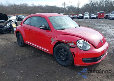 2014 Volkswagen Beetle 2.5L z USA, uszkodzony, nr VIN 3VWJP7AT8EM608934